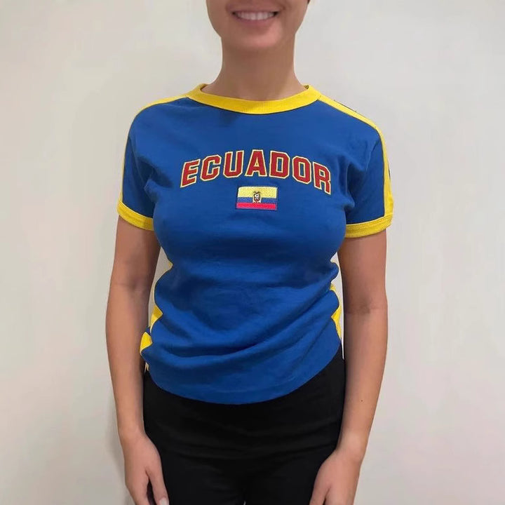 Damen T-Shirt mit kulturellem Schriftzug und Flaggenmotiv Echo Archiv