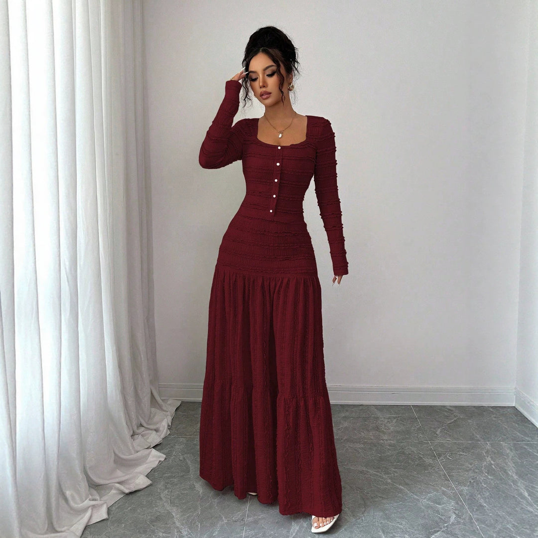 Damen Figurbetontes strukturiertes Maxikleid mit quadratischem Ausschnitt und Knopfleiste – Valéora