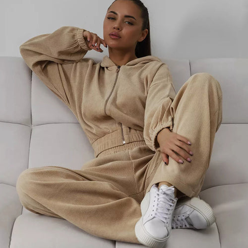 Damen Velours-Loungewear-Set mit kurzem Reißverschluss-Hoodie und weiter hochgeschnittener Palazzohose – Élanora