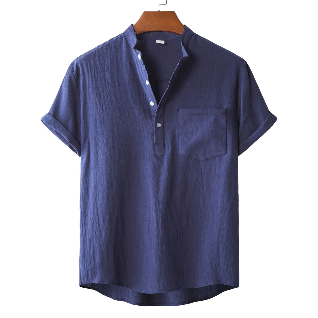 Herren Kurzarmhemd mit modernem Henley-Kragen und praktischer Brusttasche Echoarchiv