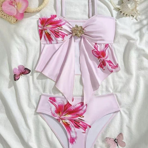 Damen Bikini-Set mit floralem Wickeldetail und eleganter Blütenapplikation Echo Archiv