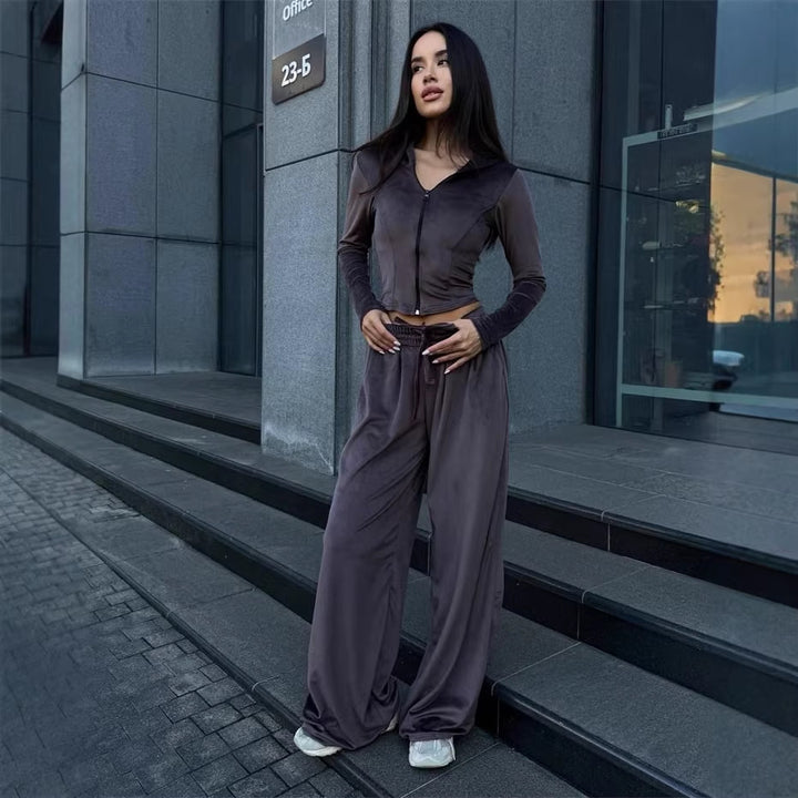 Damen Lounge-Set mit taillierter Kapuzenjacke und extraweiter Palazzo-Jogginghose – Élanora