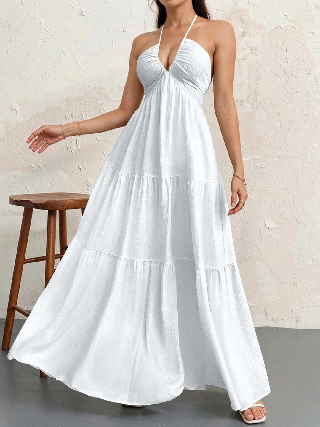 Damen Maxikleid mit tiefem V-Ausschnitt und luftiger Silhouette Echo Archiv