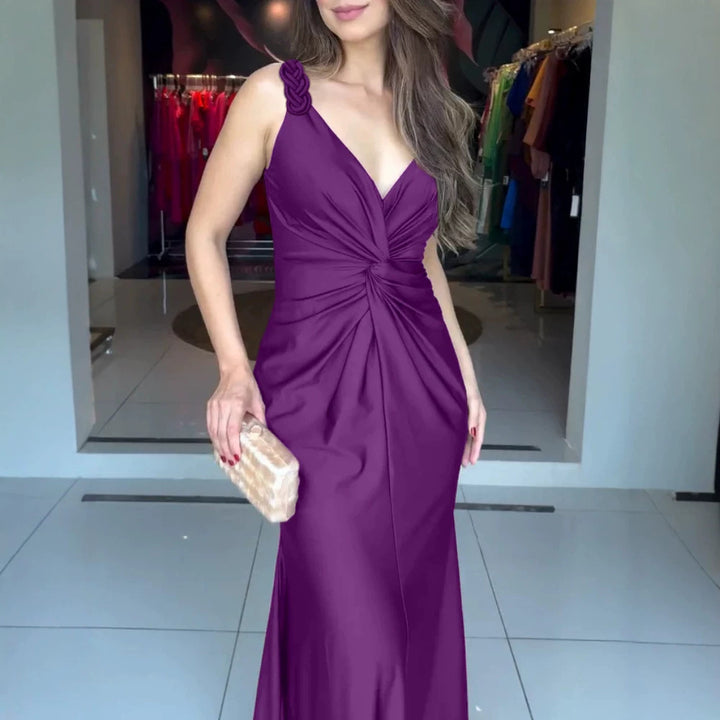 Damen elegantes Abendkleid mit raffiniertem Wickeldesign und zarten Trägerdetails Echo Archiv