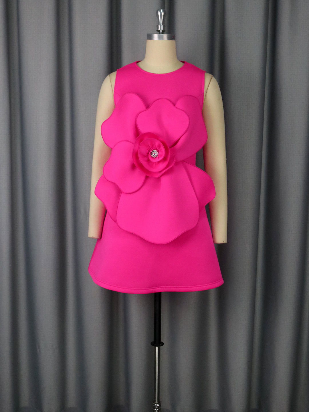Damen Modisches Blumenkleid Echo Archiv