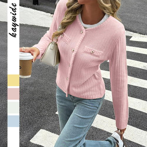 Damen Feiner Strickcardigan mit schimmernden Zierknöpfen, geripptem Saum und Brusttaschenoptik – Veloura