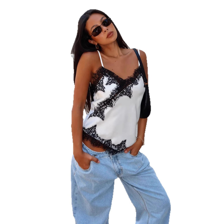Damen Verspieltes Sommerkleid mit Spitzenakzenten Echo Archiv
