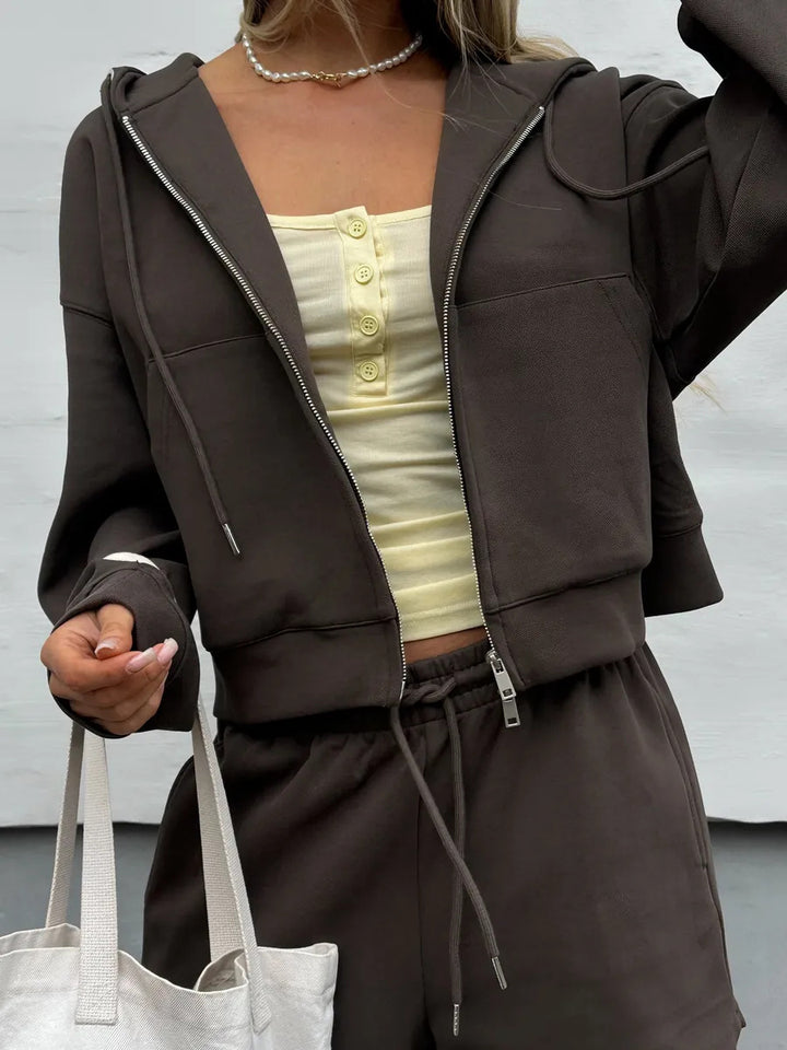 Damen nan kurzes Kapuzen-Sweatshirt mit Reißverschluss und elastischer Highwaist-Relax-Shorts Set Echo Archiv