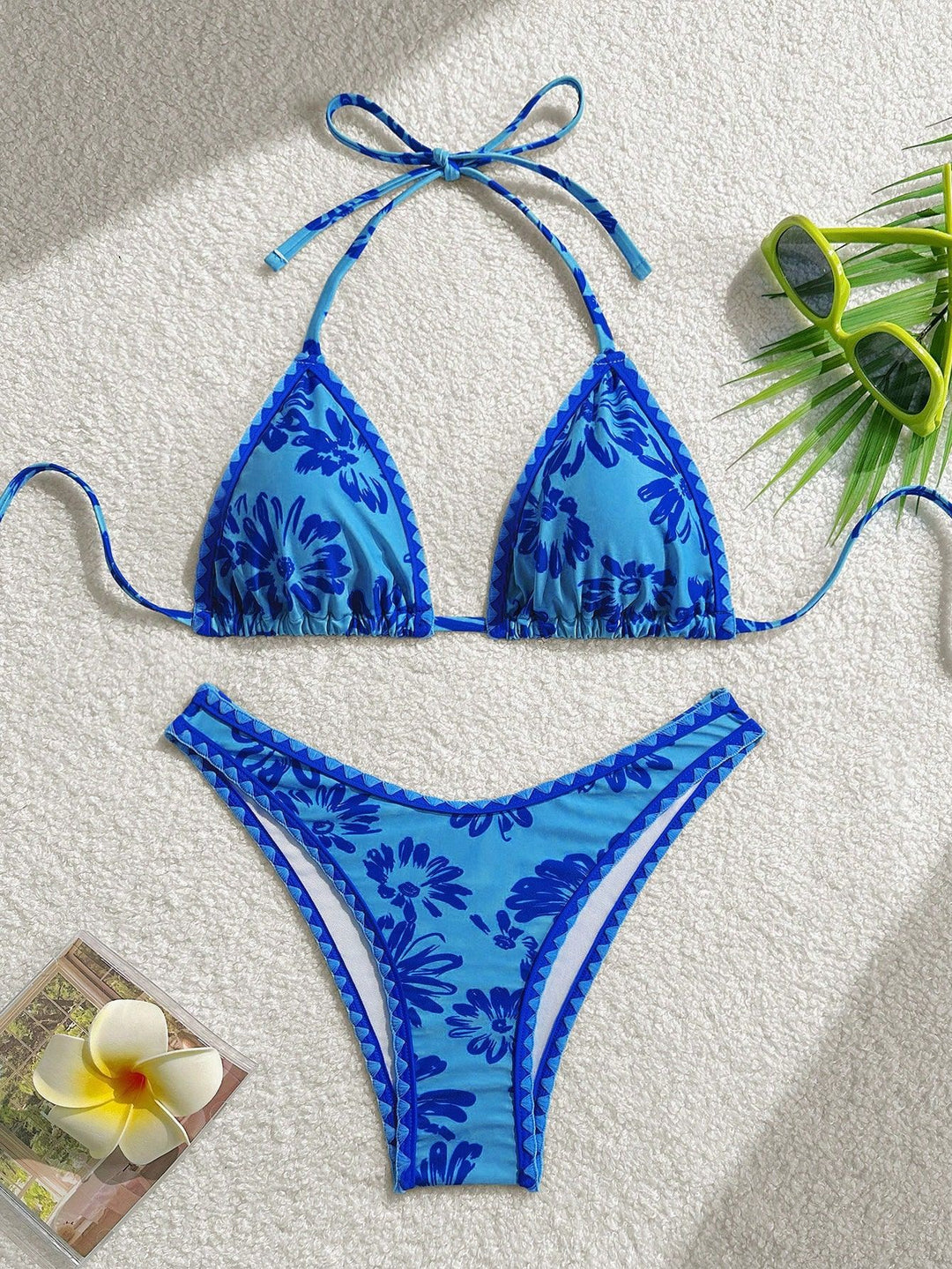Damen Triangel-Bikini mit verspieltem Blumenmuster Echo Archiv