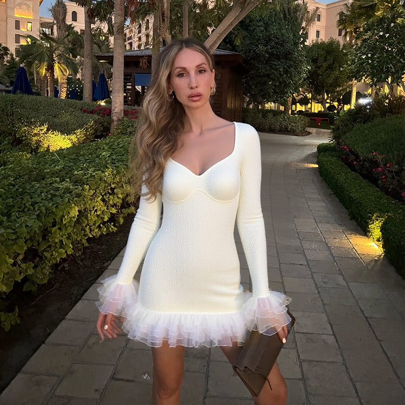 Damen Minikleid mit Rüschendetails und elegantem V-Ausschnitt Echo Archiv