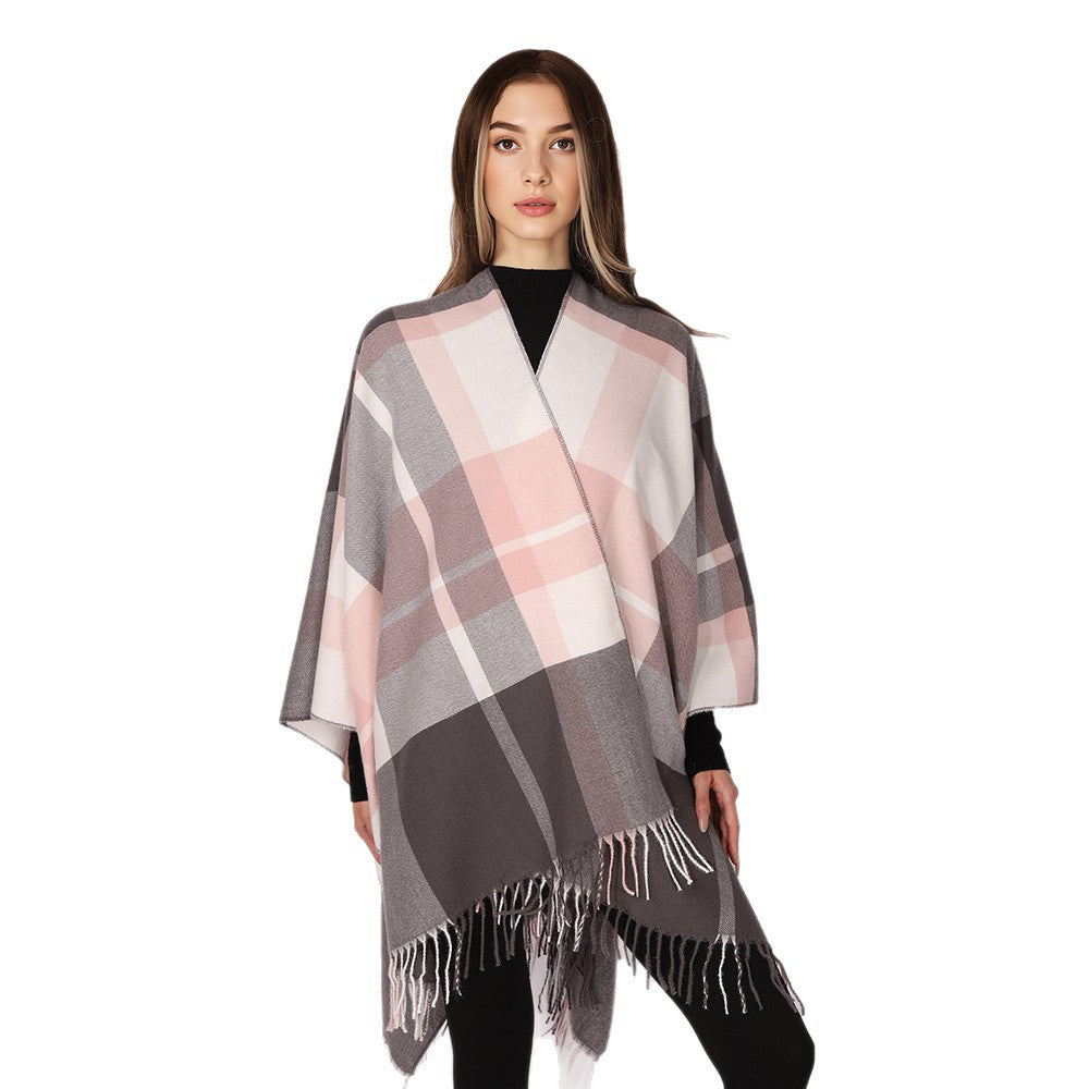 Damen Oversize-Karoponcho aus weichem Wollmix mit Fransensaum – Célinea