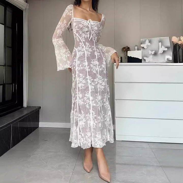 Damen Spitzenkleid mit Korsagen-Bustier, Glockenärmeln & zartem Spitzen-Overlay Echoarchiv