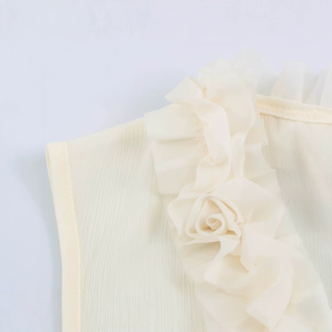 Damen Ärmellose Bluse mit tiefem V-Ausschnitt, Volantrüschen und Zierrosen Echoarchiv