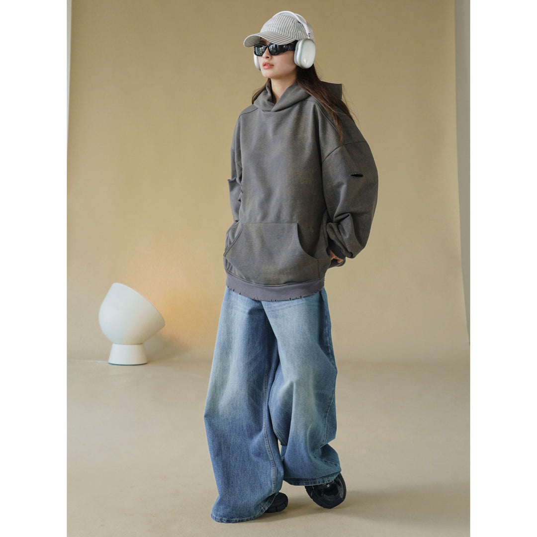 Damen Oversized-Hoodie mit Used-Optik und Riss-Details Echoarchiv