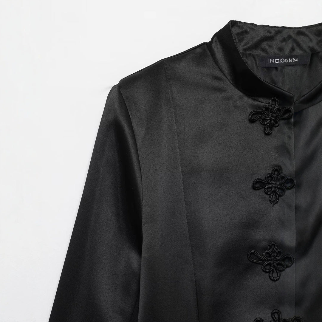 Damen Satin-Blazerjacke mit Mandarinkragen und Zierfroschknöpfen Echo Archiv