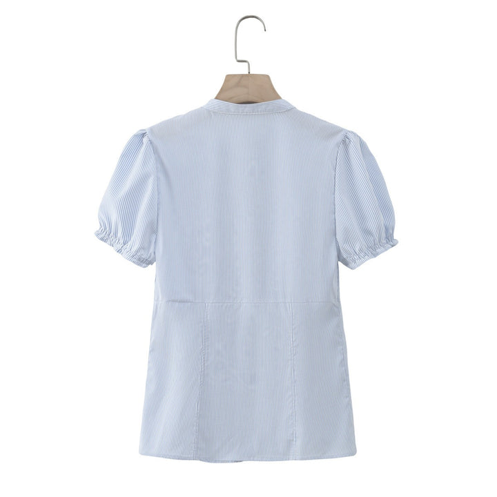 Damen Rüschenshirt mit elegantem V-Ausschnitt und taillierter Passform Echo Archiv