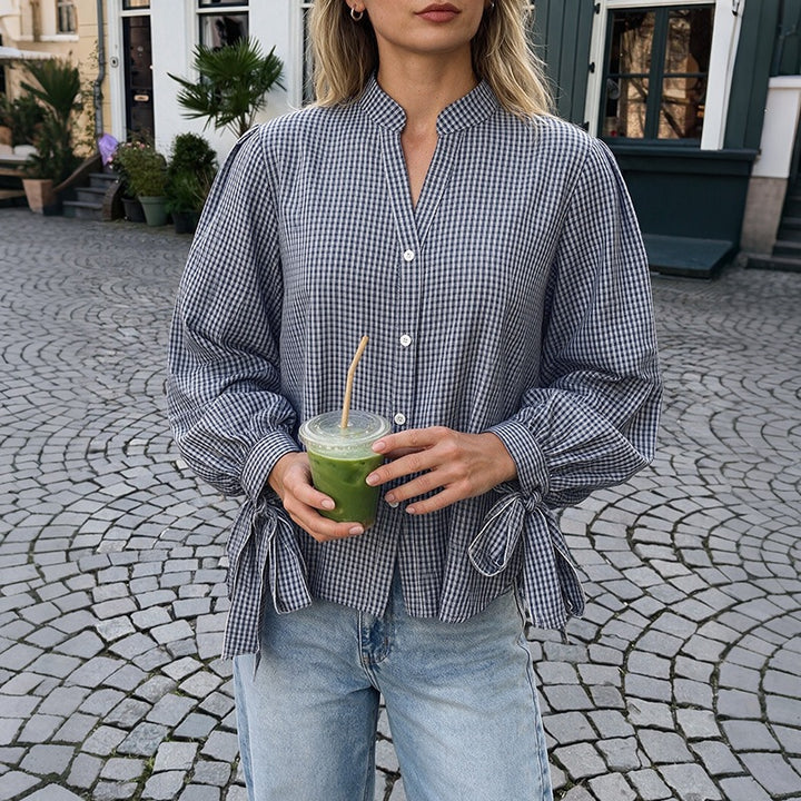 Damen Locker geschnittene Vichy-Karo-Bluse mit Stehkragen, Knopfleiste und Bindemanschetten Echoarchiv