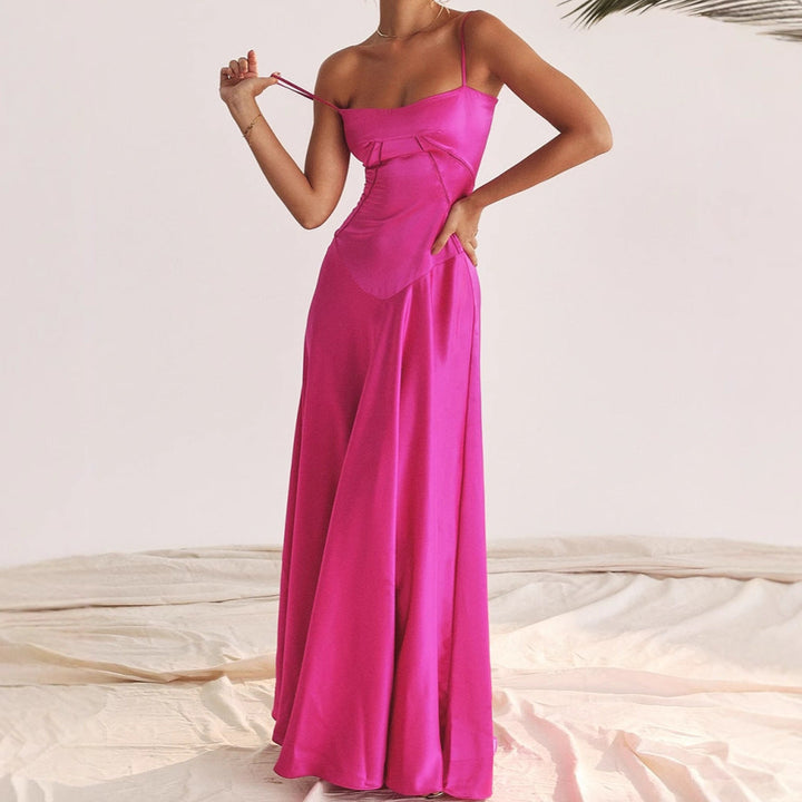 Damen Elegantes Abendkleid mit tailliertem Schnitt und schwingendem Rock Echoarchiv