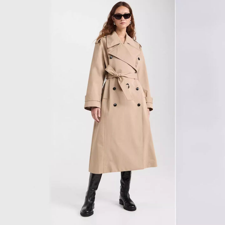 Damen Langer Trenchcoat aus Baumwollmix mit doppelreihiger Knopfleiste, Taillengürtel und Schulterklappen Echoarchiv