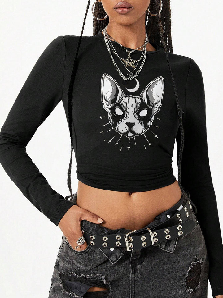 Damen figurbetontes langärmeliges Cropped-Shirt mit fotorealistischer Lippen-Collage und schmaler Passform – Avérine