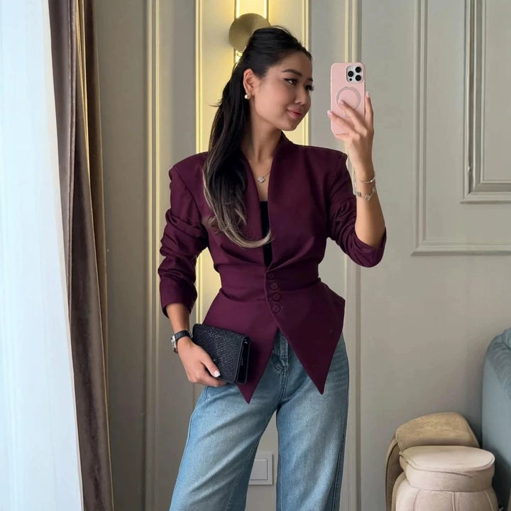 Damen Taillierter Blazer mit spitz zulaufendem Saum und tiefem V-Ausschnitt Echo Archiv