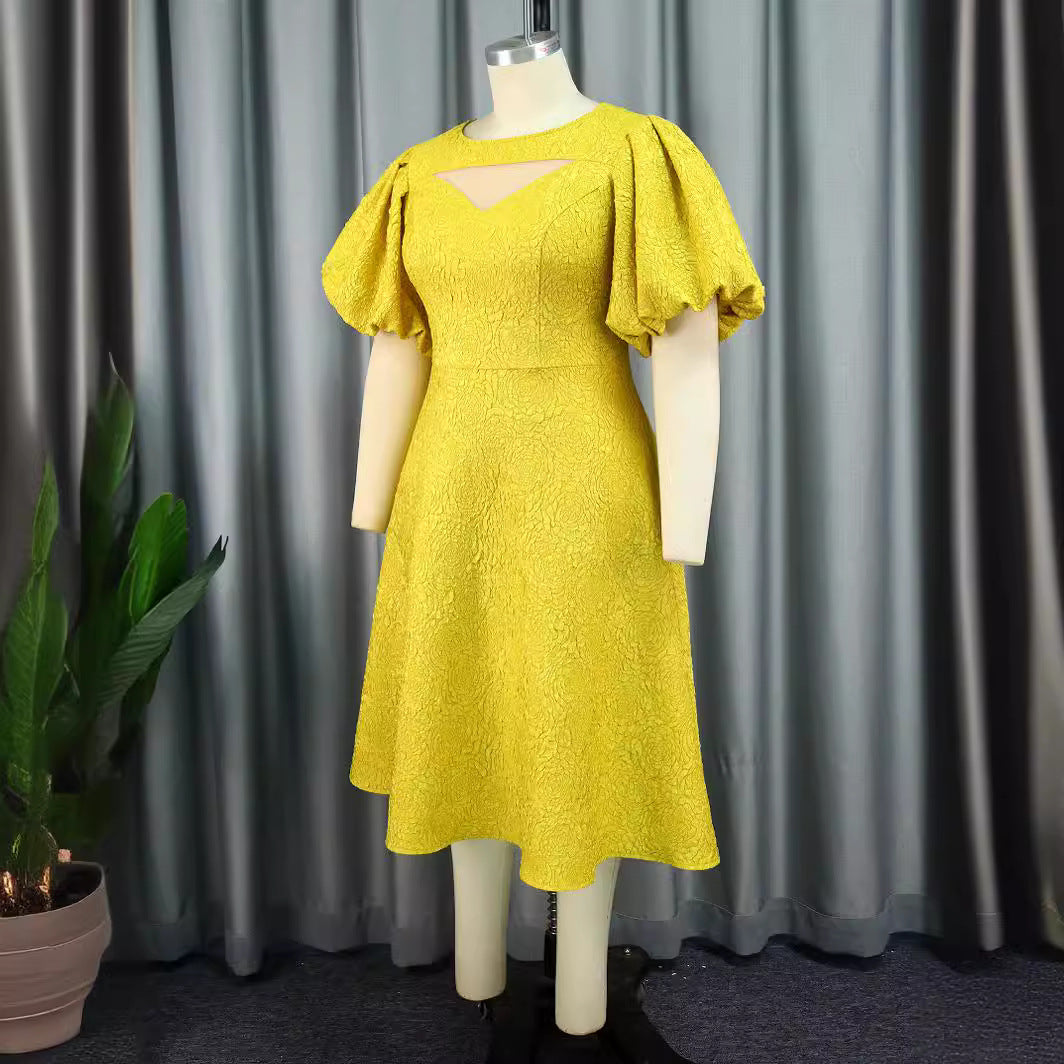 Damen Midi-Kleid mit voluminösen Puffärmeln und dekorativem Ausschnitt Echo Archiv