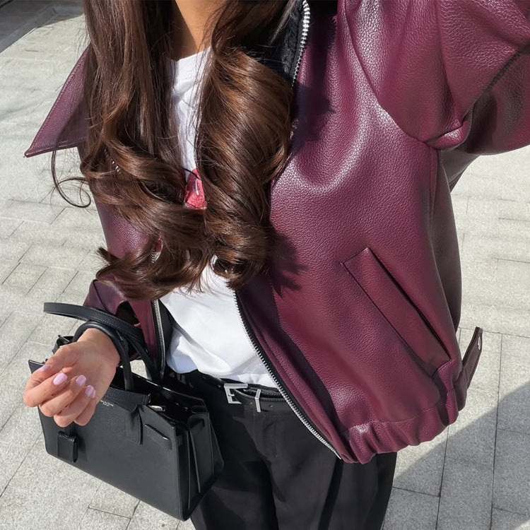 Damen Boxy-Kunstlederjacke mit durchgehendem Reißverschluss, Hemdkragen und leichtem Cropped-Cut Echoarchiv