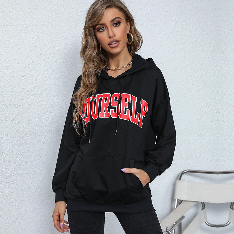 Damen Oversize-Kapuzenpullover im Collegestyle mit Kängurutasche und Front-Print Echoarchiv