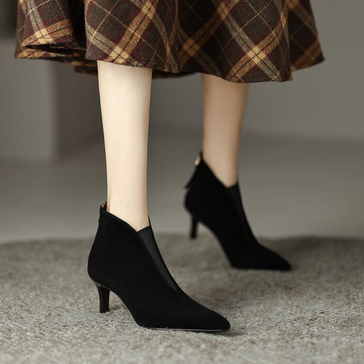 Damen Elegante spitze Stiefeletten mit raffinierter Fersenöffnung Echo Archiv