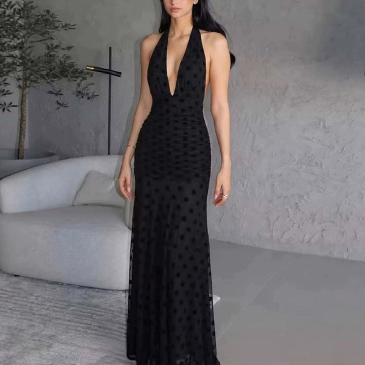 Damen Elegantes Maxikleid mit tiefem V-Ausschnitt und filigranen Rüschen Echo Archiv