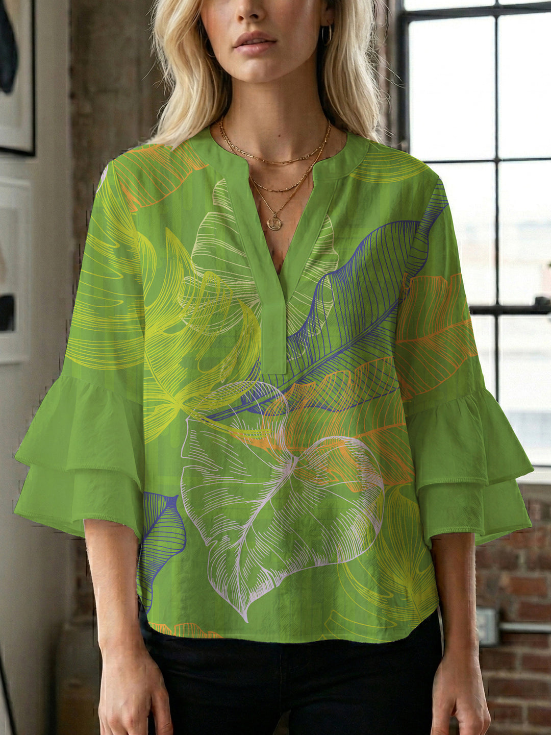 Damen Bluse mit voluminösen Rüschenärmeln und floralem Druck Echo Archiv
