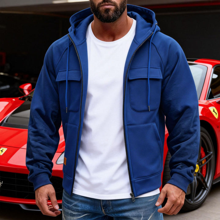 Herren Kapuzenjacke mit durchgehendem Reißverschluss, Brustklappen und moderner Slim‑Fit-Silhouette – Taviero