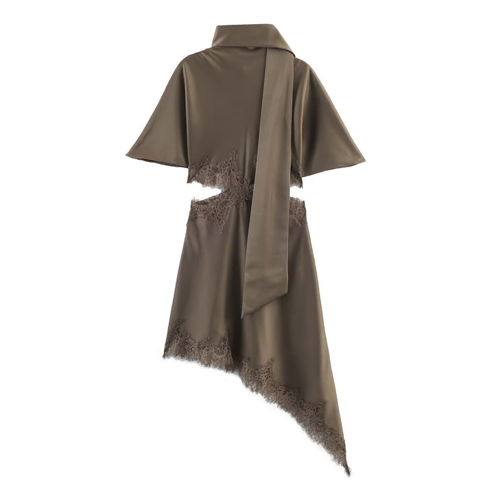 Damen Wickelkleid mit elegantem asymmetrischen Schnitt und zarter Spitzenverzierung Echo Archiv