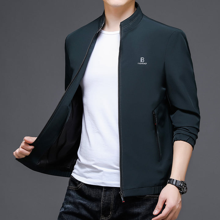 Herren sportliche Leichtjacke mit atmungsaktivem Material und innovativem Schnitt Echoarchiv