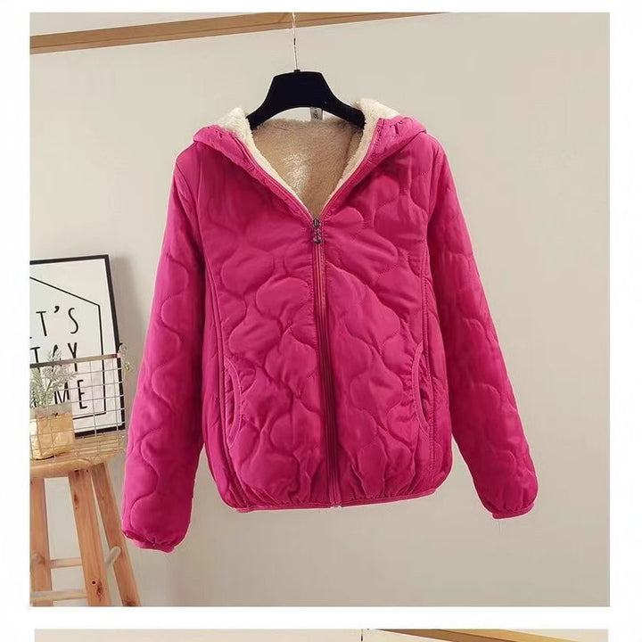 Damen nan gesteppte Kapuzenjacke mit Teddyfutter, wattierter Silhouette und dekorativem Herzquilting Echo Archiv
