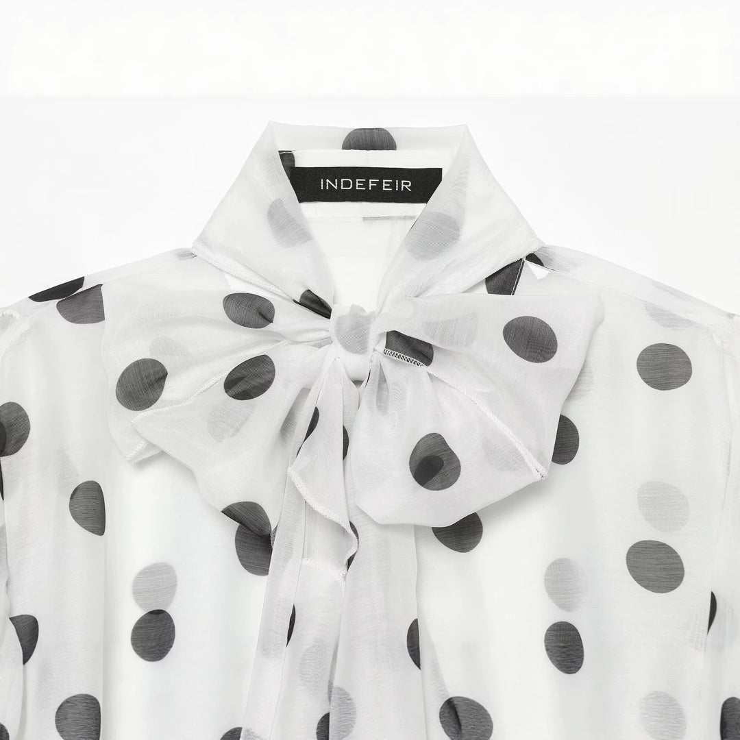 Damen Leichte Chiffonbluse mit Volants, Schleifenkragen und Pünktchenprint Echo Archiv