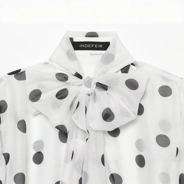 Damen Leichte Chiffonbluse mit Volants, Schleifenkragen und Pünktchenprint Echo Archiv