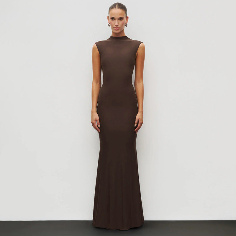 Damen Elegantes Schmalgeschossenes Maxikleid mit hohem Kragen Echo Archiv