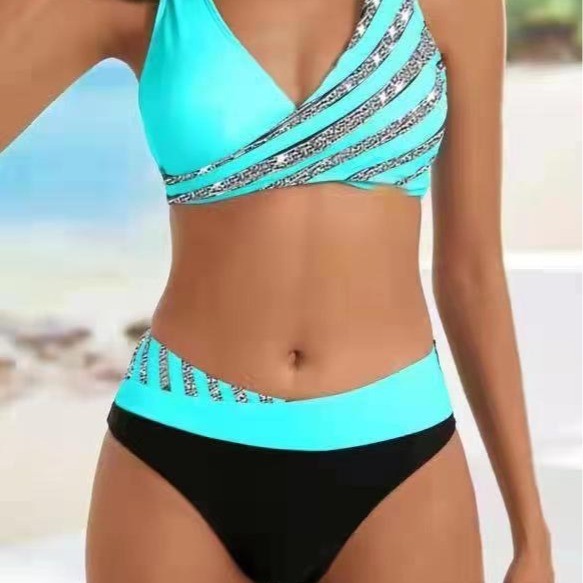 Damen Sportliches Bikini-Set mit trendigem Wickeloberteil Echo Archiv