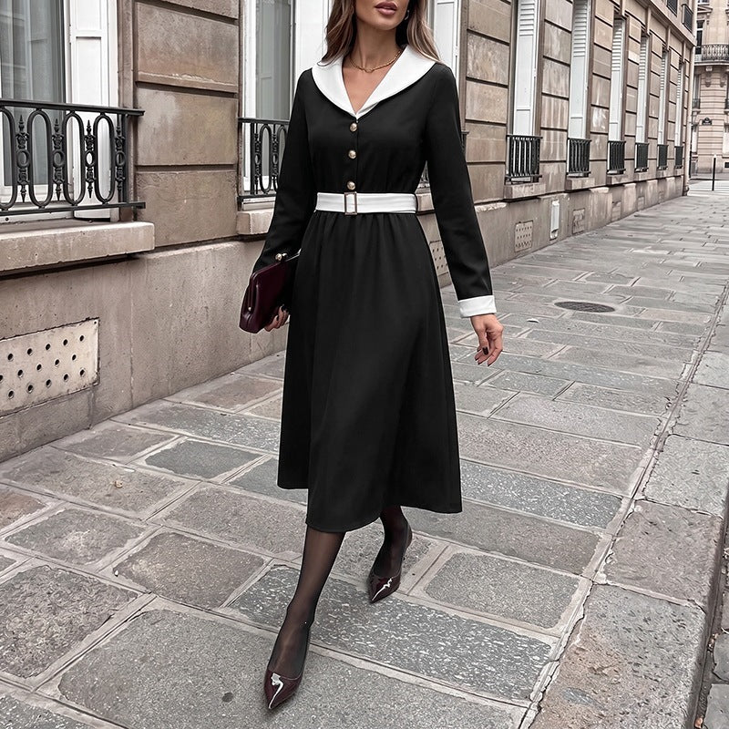 Damen Elegantes Wickelkleid mit Hemdkragen und Gürtel Echo Archiv