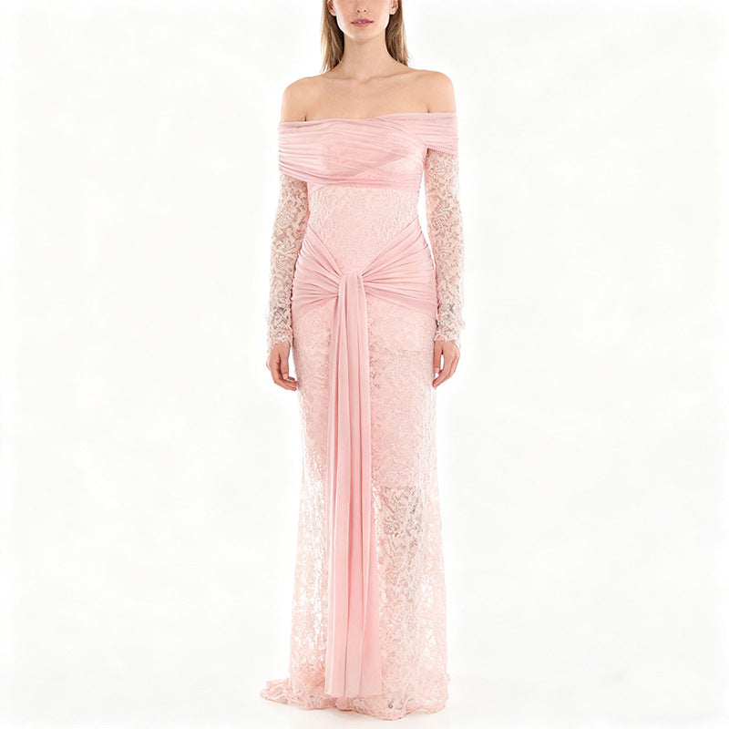 Damen Elegantes Spitzenkleid mit Off-Shoulder-Ausschnitt und Drapierungen Echo Archiv