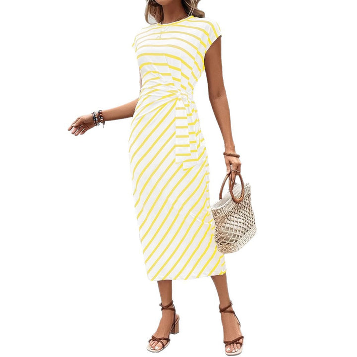 Damen Wickelkleid im modernen Streifenlook mit Taillenknoten Echo Archiv