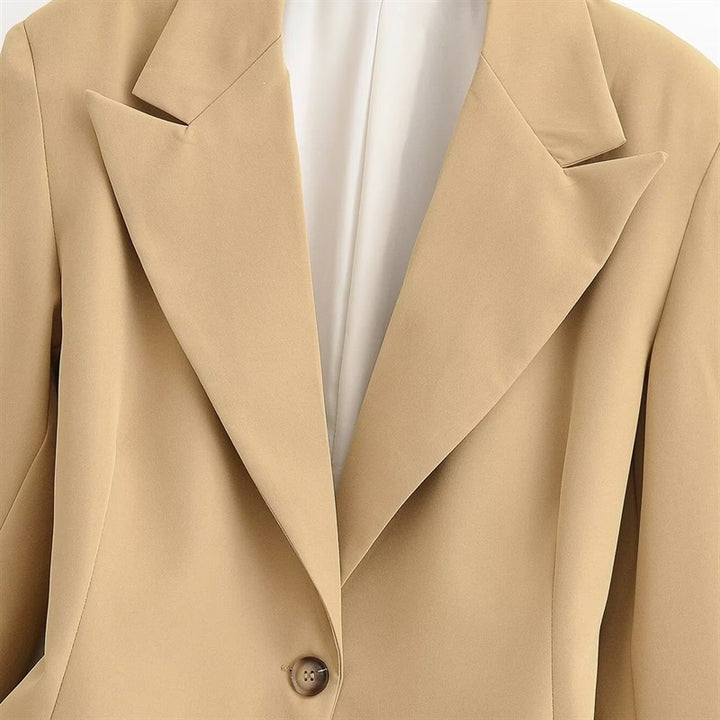 Damen Oversize-Blazer mit markantem Revers und leicht taillierter Silhouette Echo Archiv