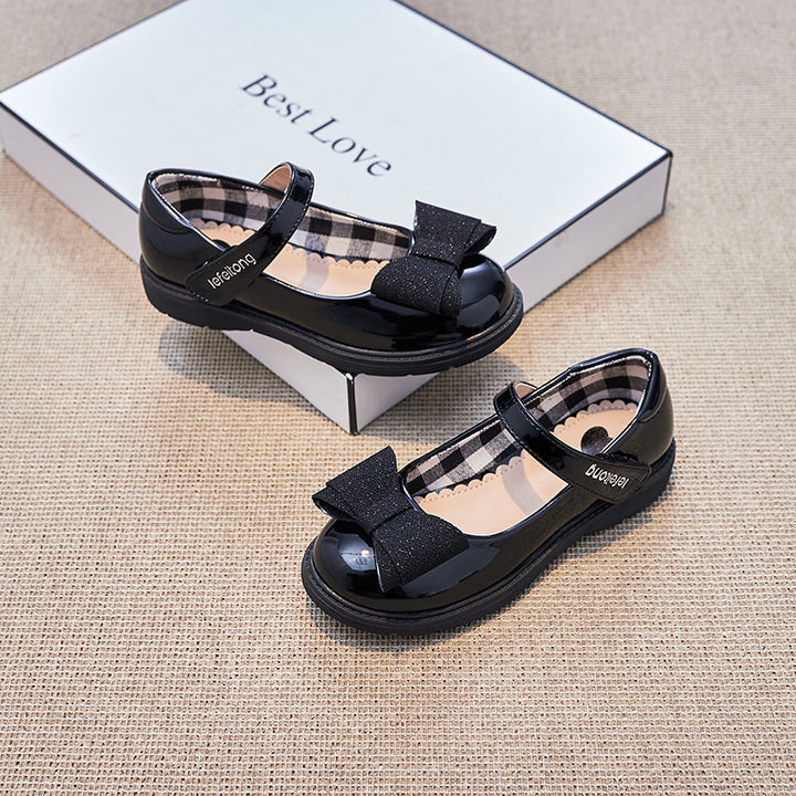 Mädchen Ballerinas mit verstellbarem Riemen und Schleifendetail Echo Archiv