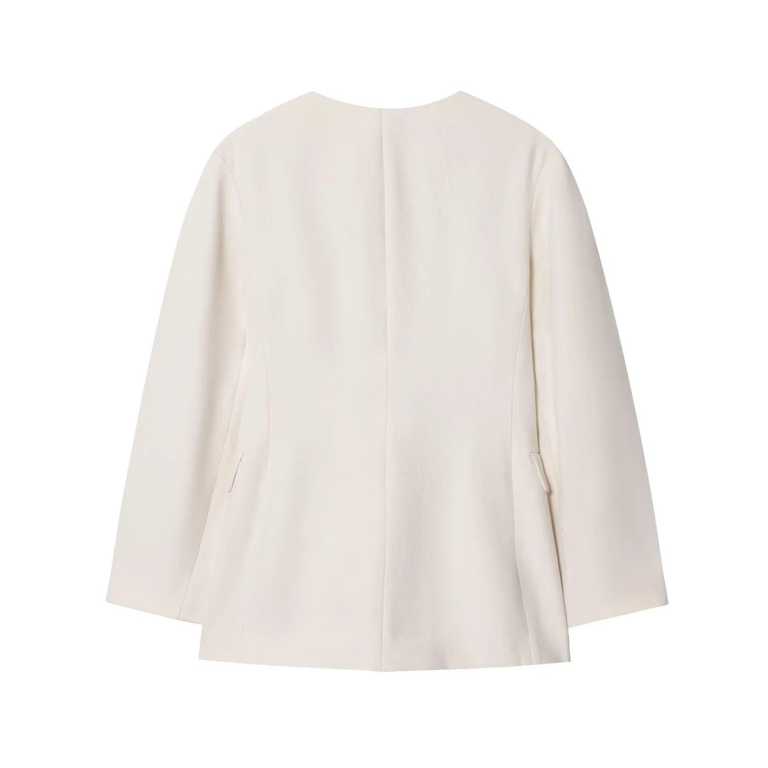 Damen taillierte Blazerjacke mit Rundhalsausschnitt, verdeckter Knopfleiste und Pattentaschen – Valéne