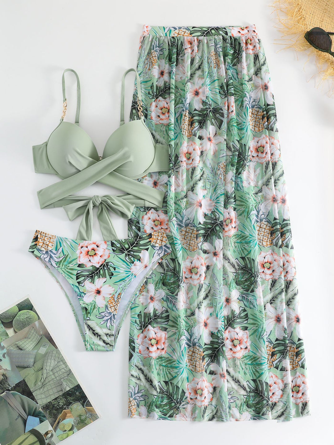 Damen Bikini-Set mit verspieltem Wickelrock und modischen Blumenmustern Echo Archiv