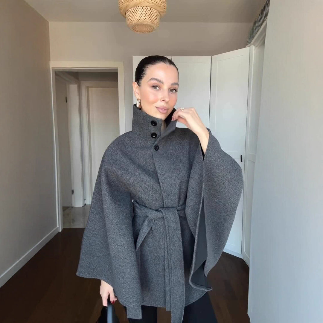 Damen Kurze Boxy-Wollmix-Jacke mit Stehkragen und aufgesetzten Pattentaschen Echoarchiv