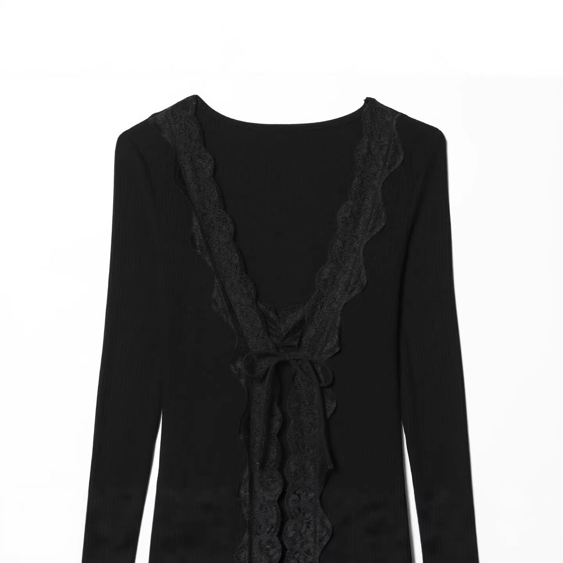 Damen Feines Rippstruktur-Longsleeve mit tiefem V‑Ausschnitt, breiter Spitzenblende und Zierband Echo Archiv
