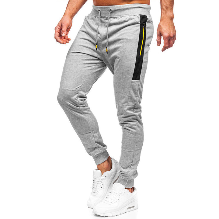 Herren Sportliche Slim-Fit Jogginghose mit seitlichen Reißverschlusstaschen Echoarchiv