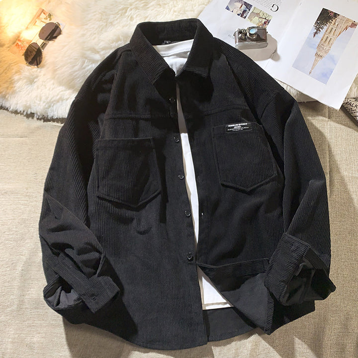 Herren Kordjacke mit modischem Schnitt und praktischen Brusttaschen Echoarchiv